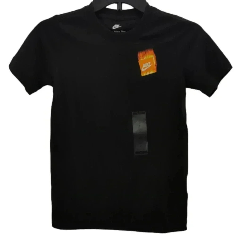 BOYS Nike sportswear graphic tee